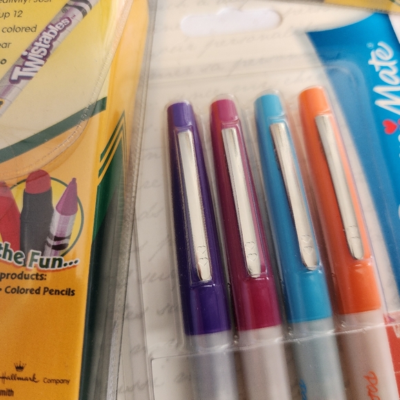 Crayola Twistables & Paper Mate Med Felt Tip Pens - Picture 3 of 9